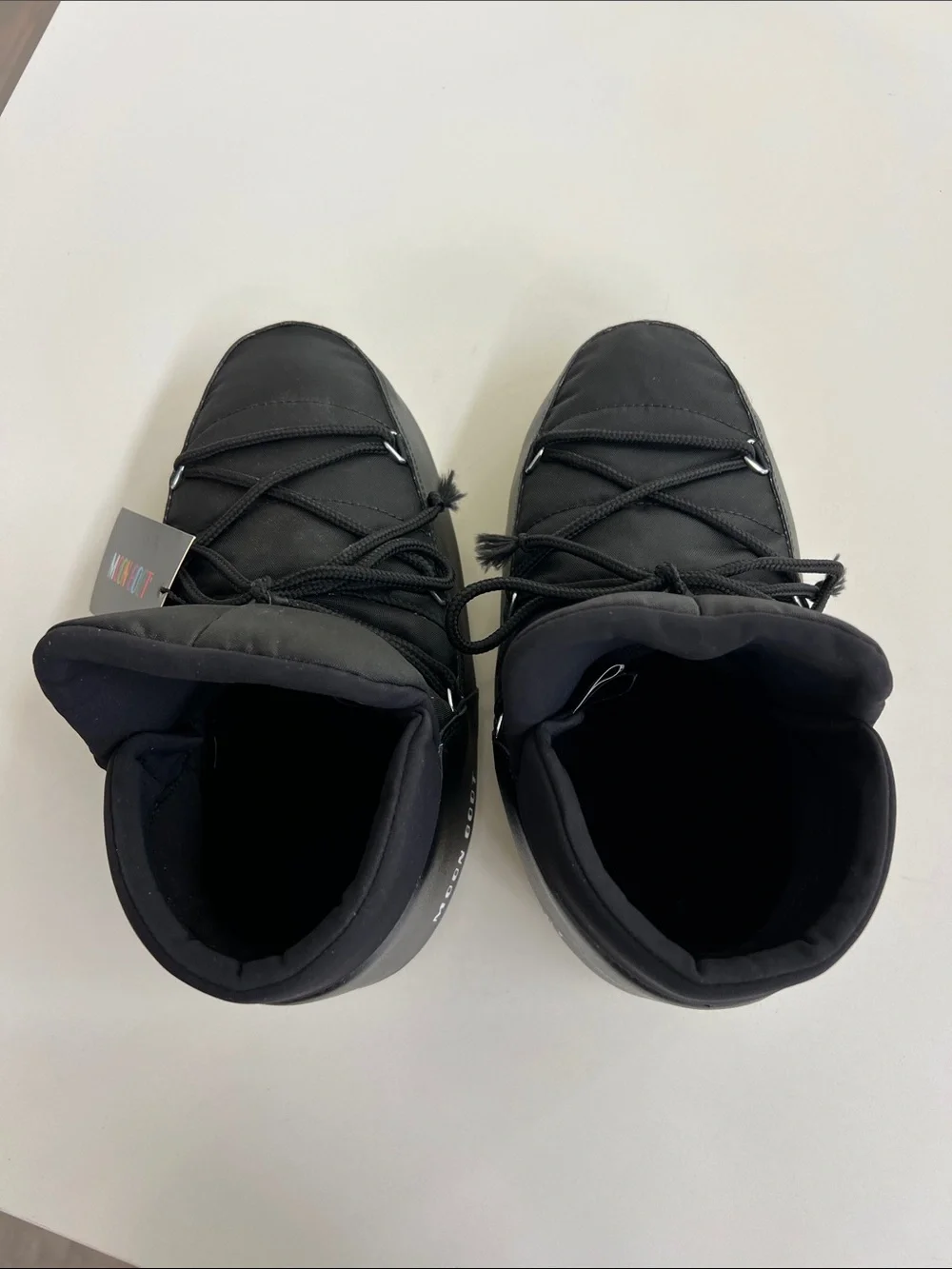 NEW with tag MOON BOOT pump nylon black and white size 10 / 10.5